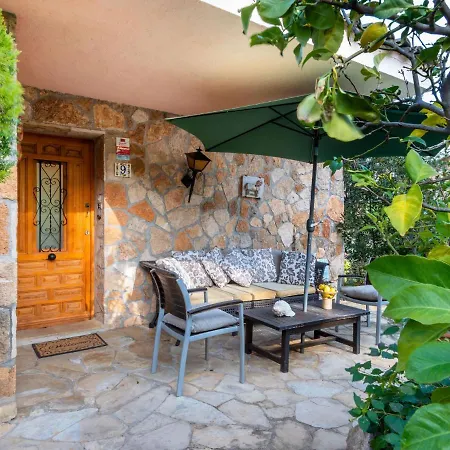 Будинок відпочинку Boutique Holiday In With Garden Льорет-де-Мар